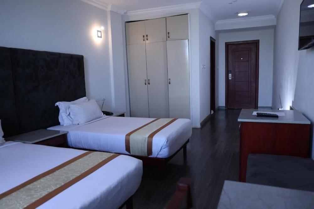 Trinity Hotel — 8