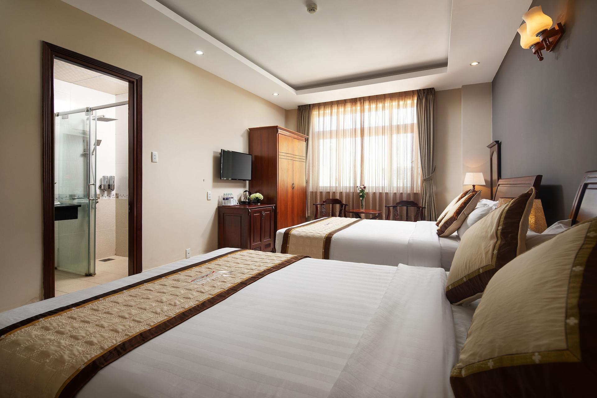 Corvin Hotel — 8