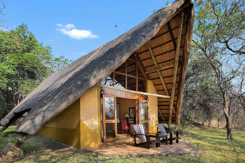 Protea Hotel by Marriott Lusaka Safari Lodge — 1