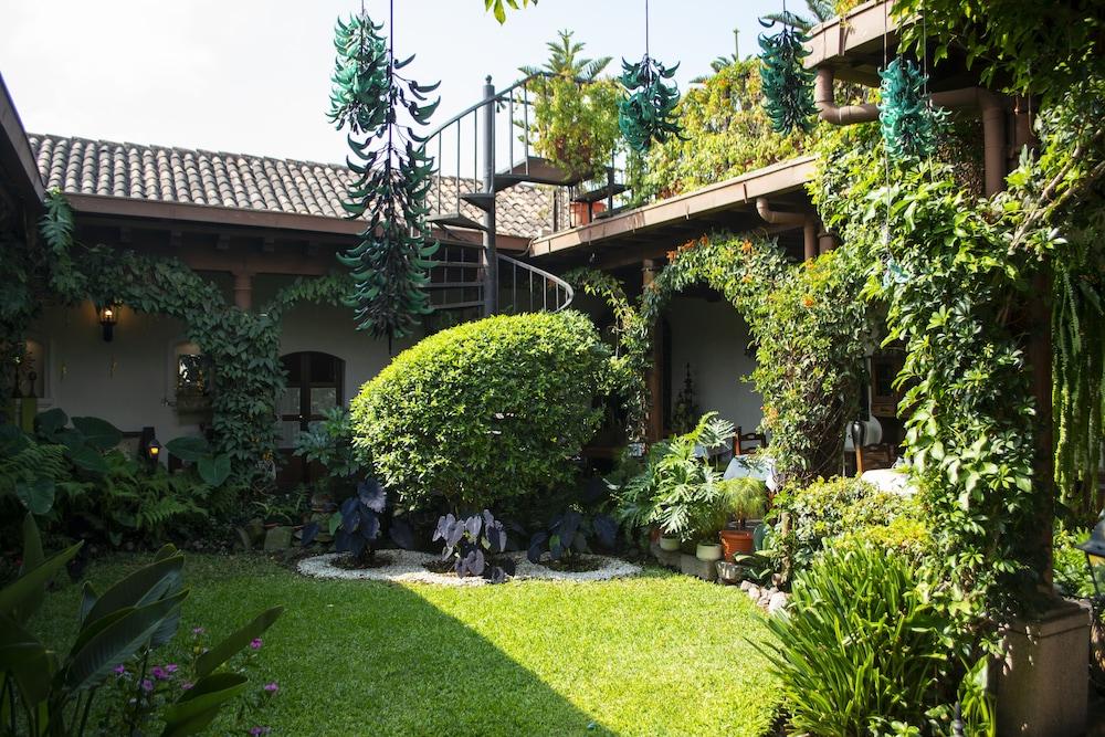 Hotel La Catedral 1138178 — 1