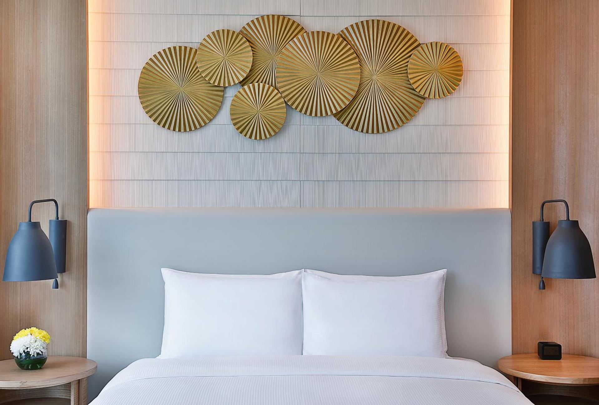 Doubletree by Hilton Dubai Business Bay — 1