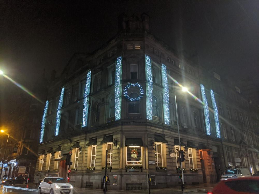 Sir Thomas Hotel — 1