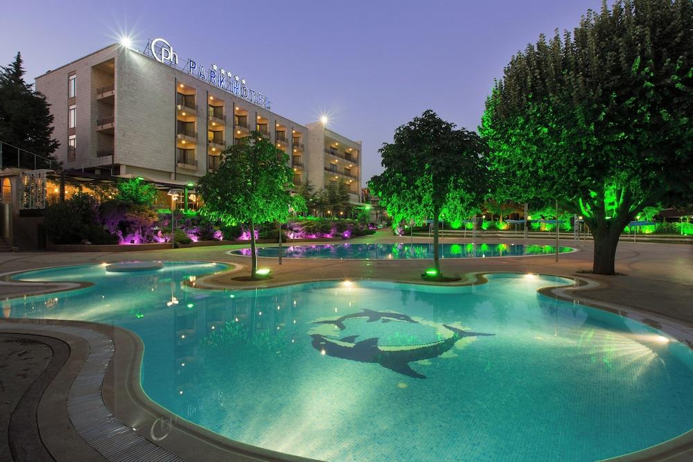 CHTAURA PARK HOTEL 16904 — 2