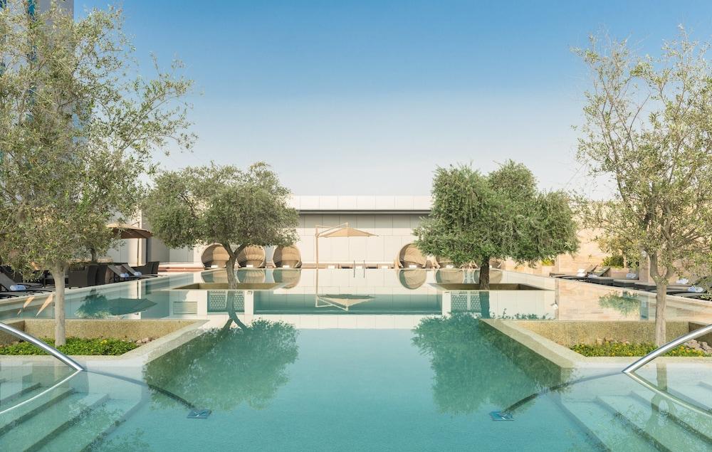 ALOFT ABU DHABI — 10