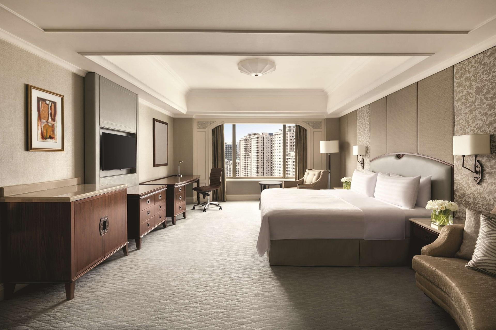 Shangri-La Hotel Jakarta — 10