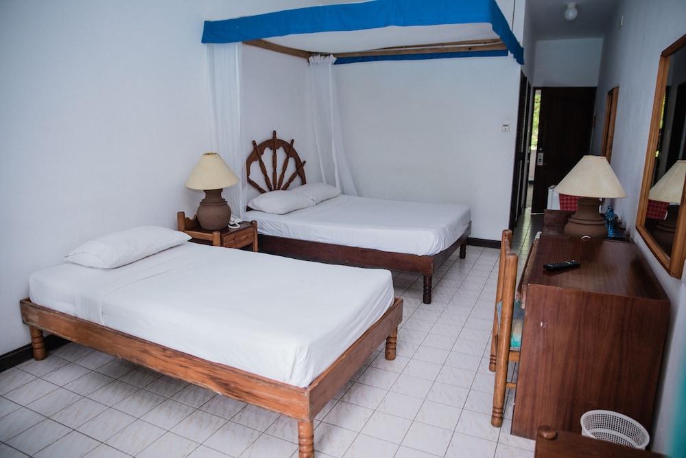 Plaza Beach Hotel — 9