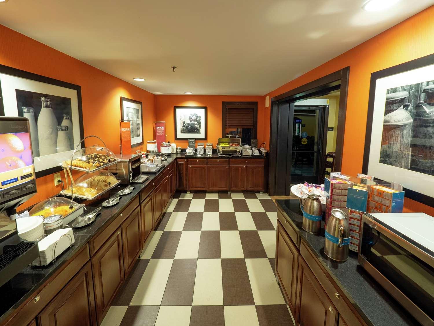 Hampton Inn Hazleton — 10
