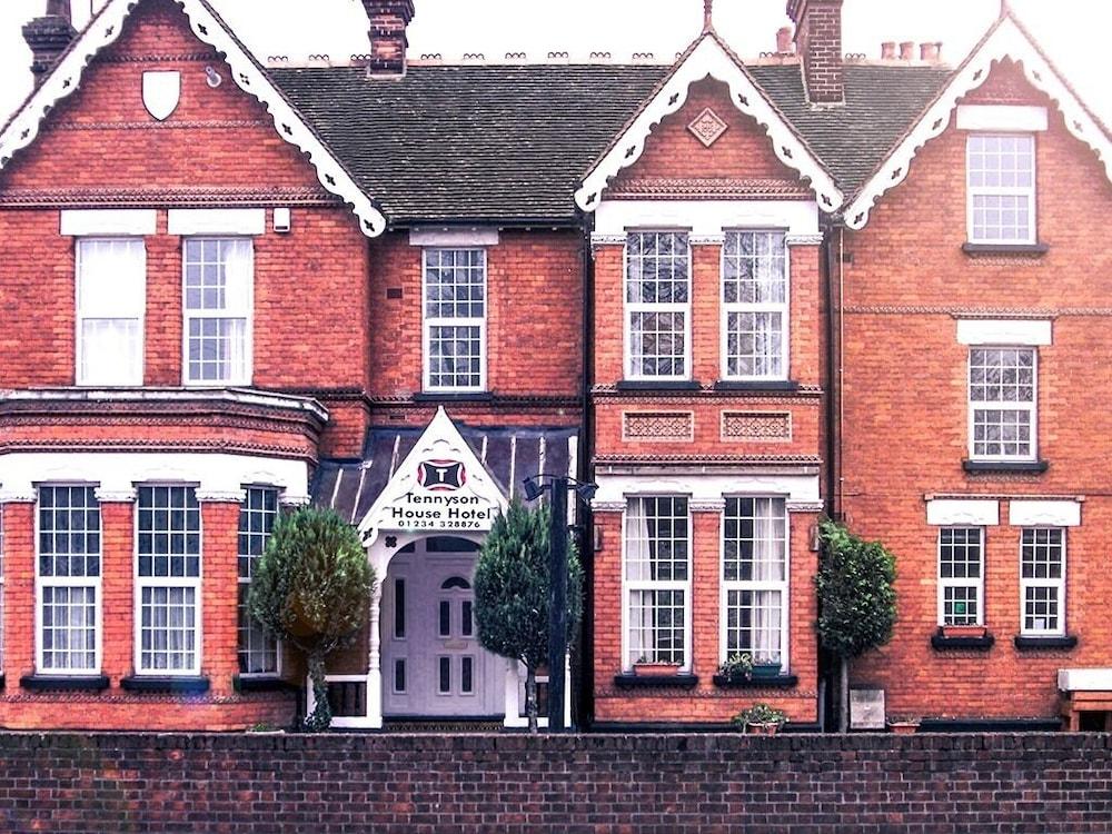 Tennyson House Hotel — 1