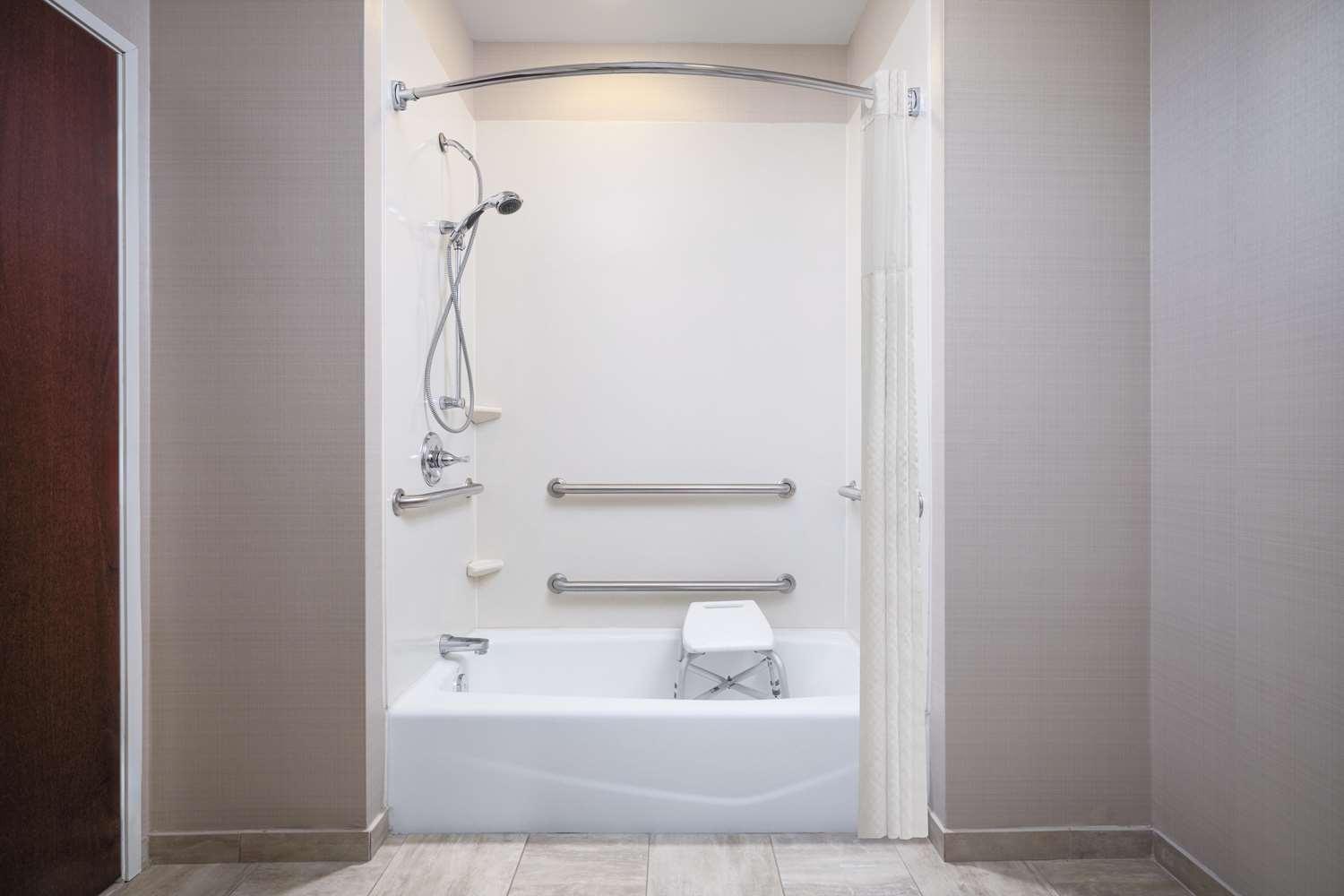 Green Mill Village Hotel & Suites, BW Signature Collection — 1