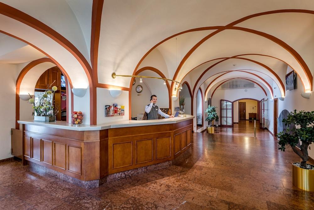 Am Mirabellplatz Hotel — 7