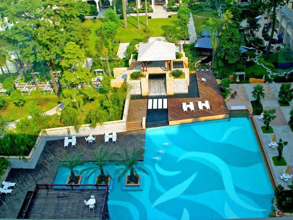 Dong Fang Hotel 3724 — 4