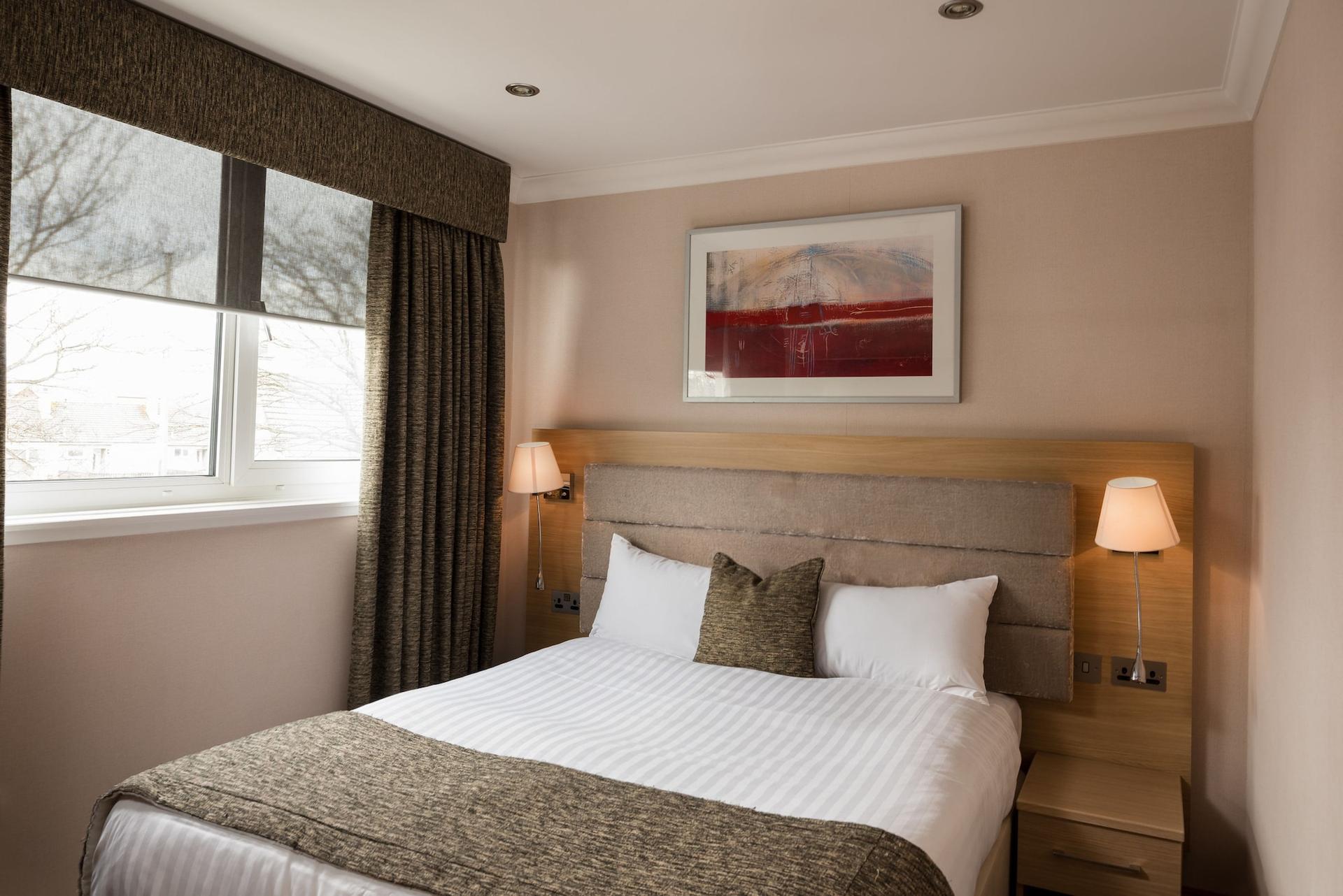 Carlton Hotel — 10