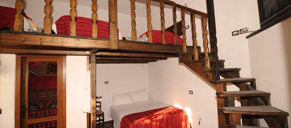 Hotel Tradita — 1