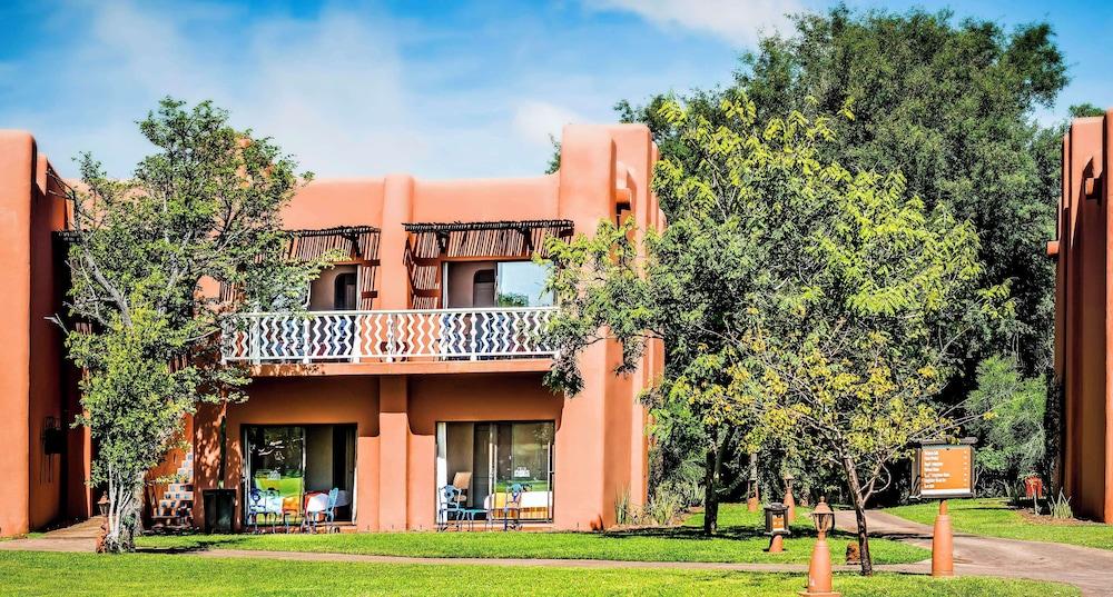 Avani Victoria Falls Resort — 7