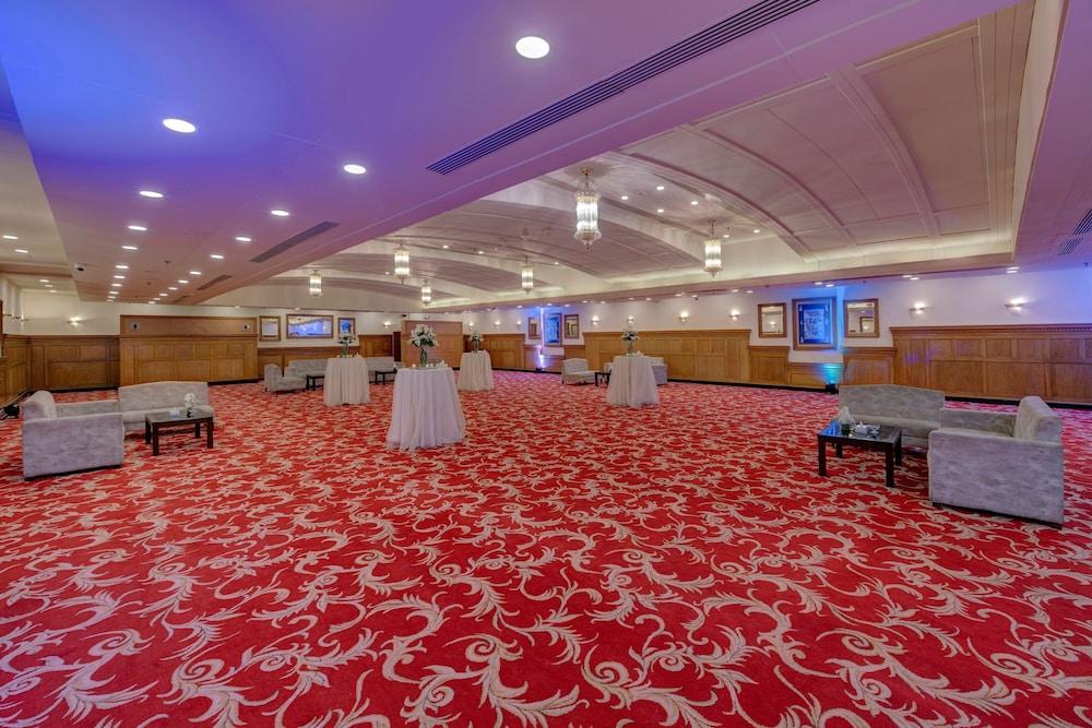 ISLAMABAD MARRIOTT HOTEL — 6