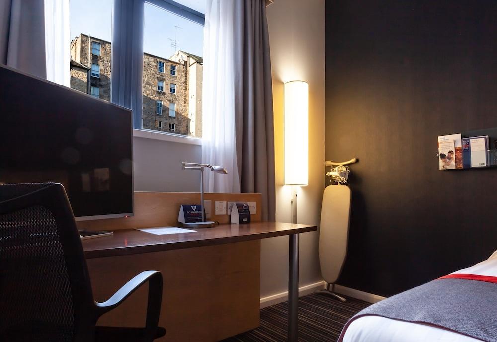 Holiday Inn Express Edinburgh Royal Mile — 5