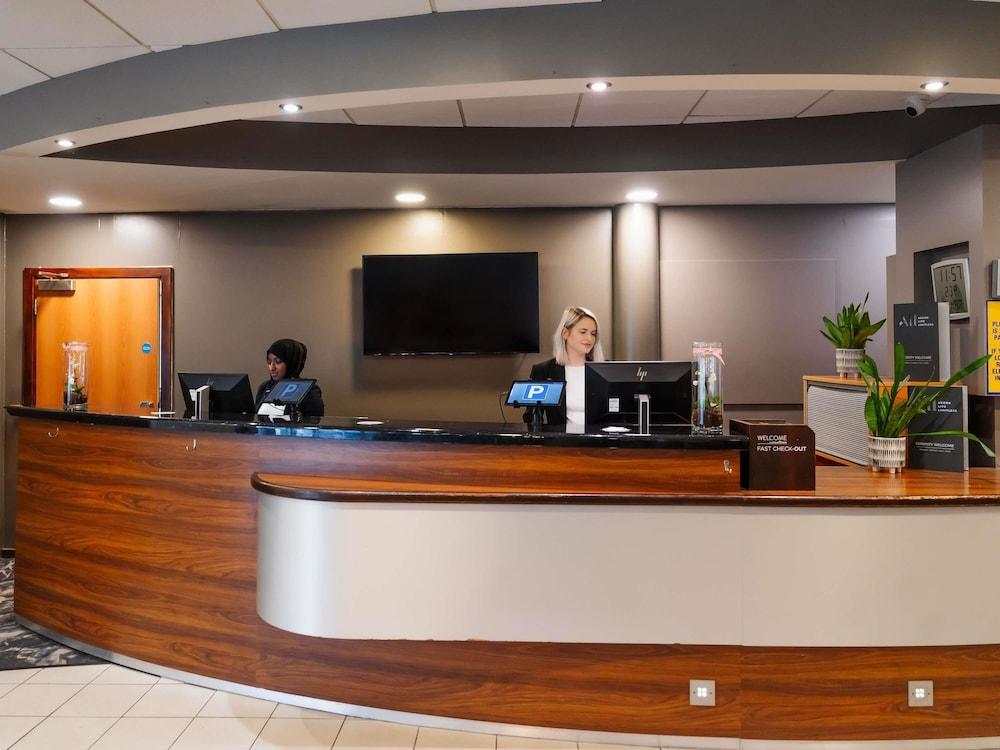NOVOTEL MILTON KEYNES — 10
