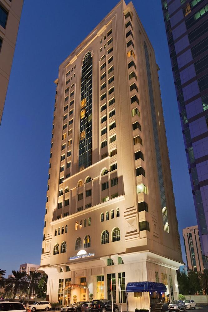 Howard Johnson by Wyndham Abu Dhabi — 1