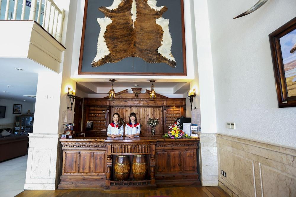 Seventeen Saloon Hotel — 6