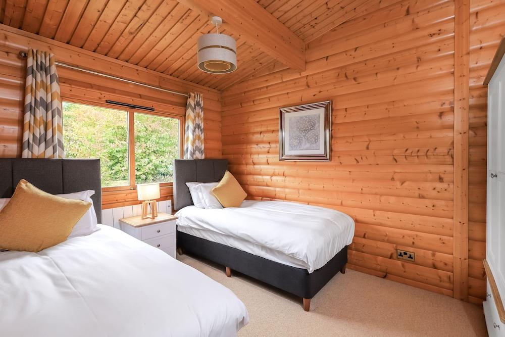South Winchester Lodges — 7