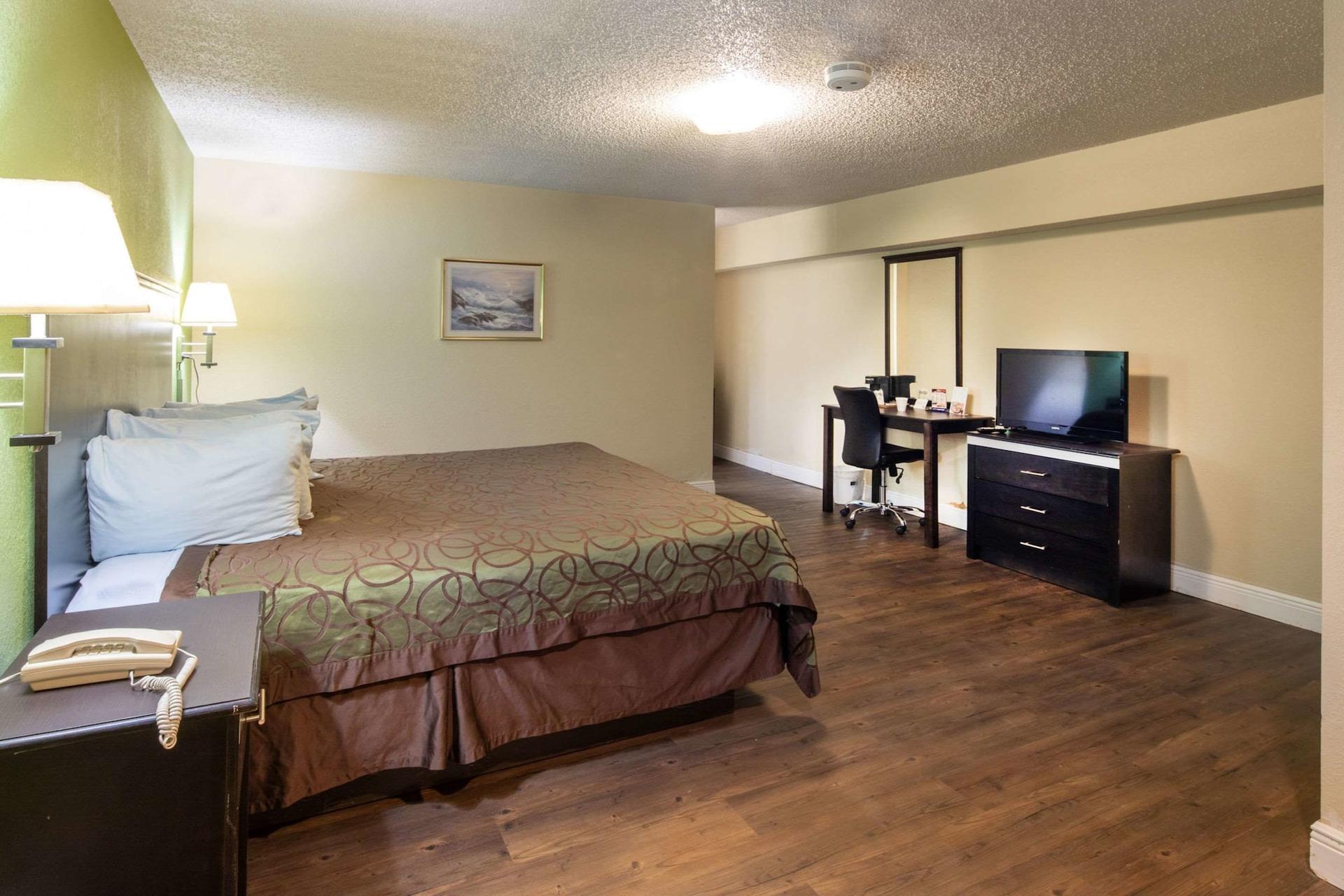 Rodeway Inn Georgetown TX — 6