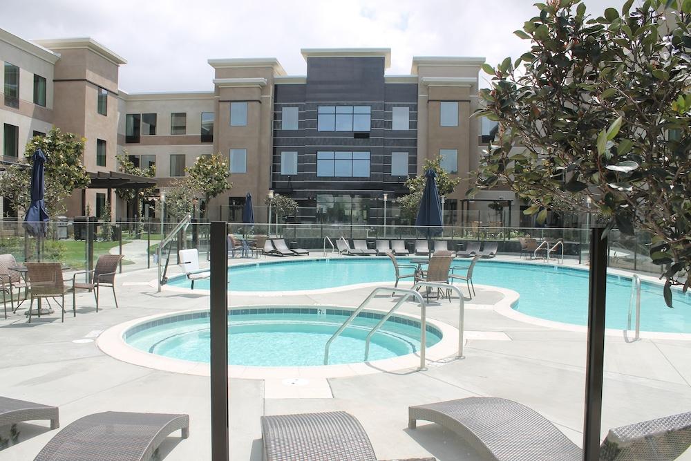 Holiday Inn Carlsbad — 9