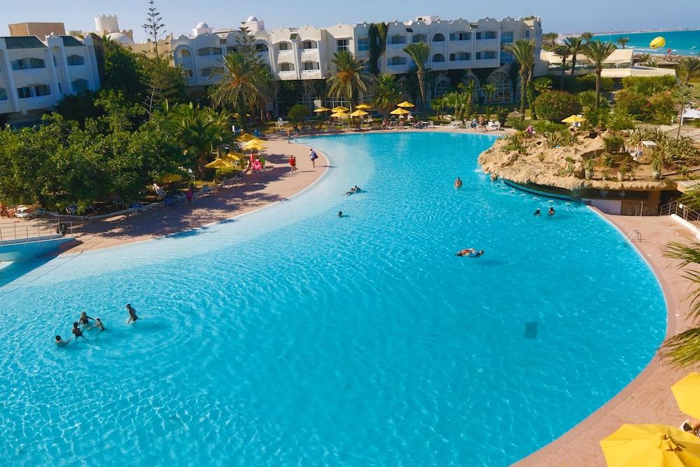 Mahdia Beach & Aquapark 1098798 — 1