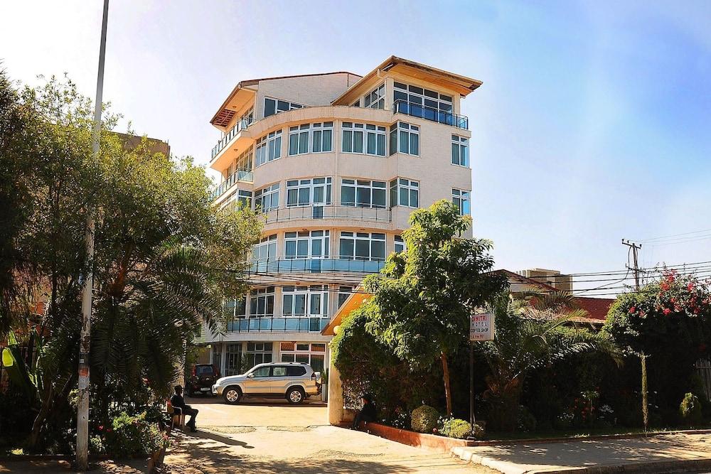 Dimitri Hotel — 1