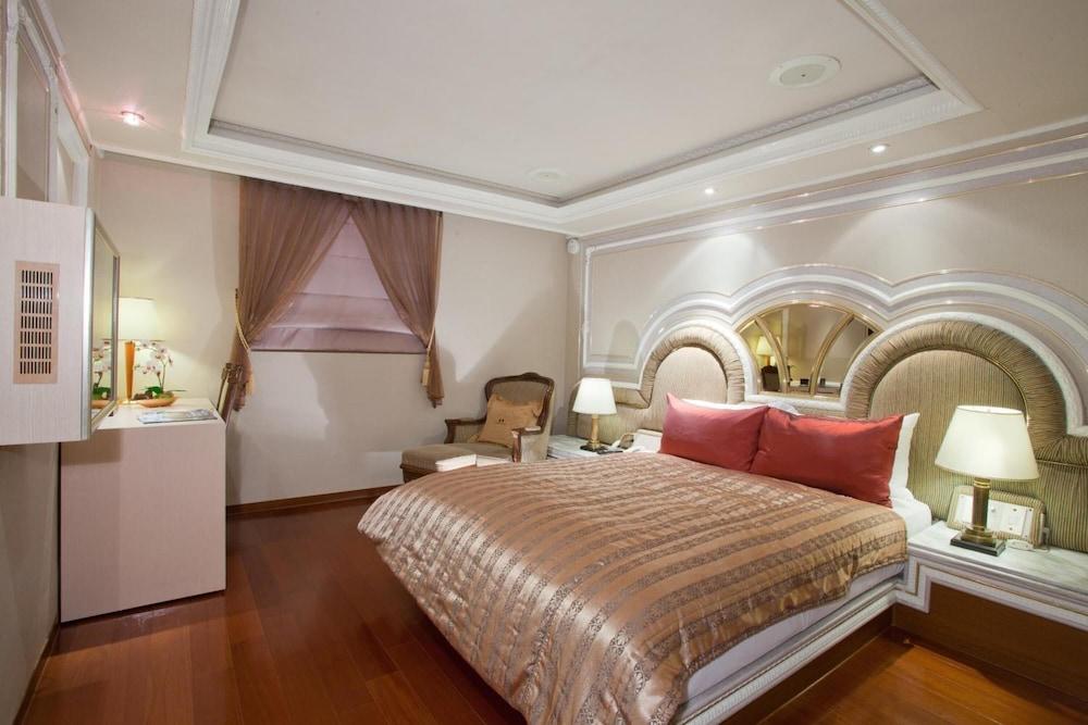 Charming Castle Hotel Taipei 885055 — 10