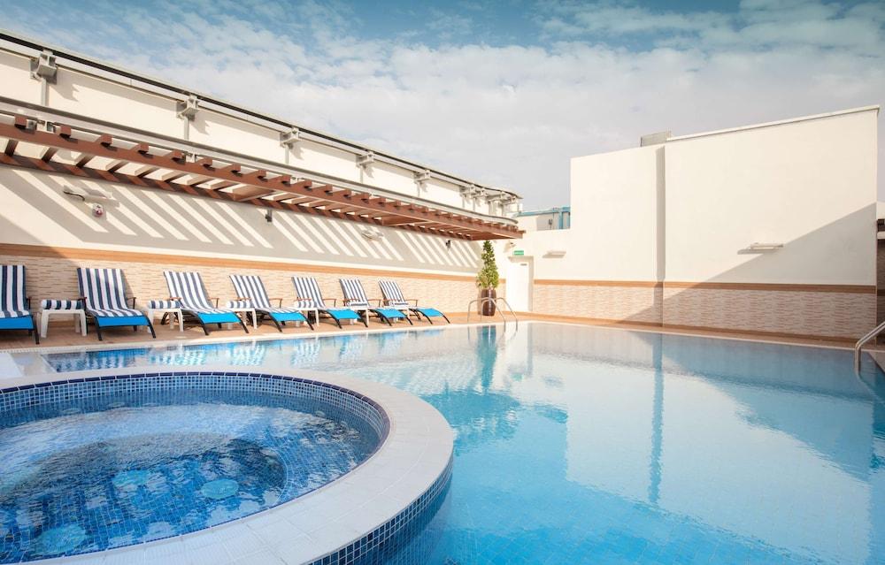 Golden Tulip Downtown Abu Dhabi — 1