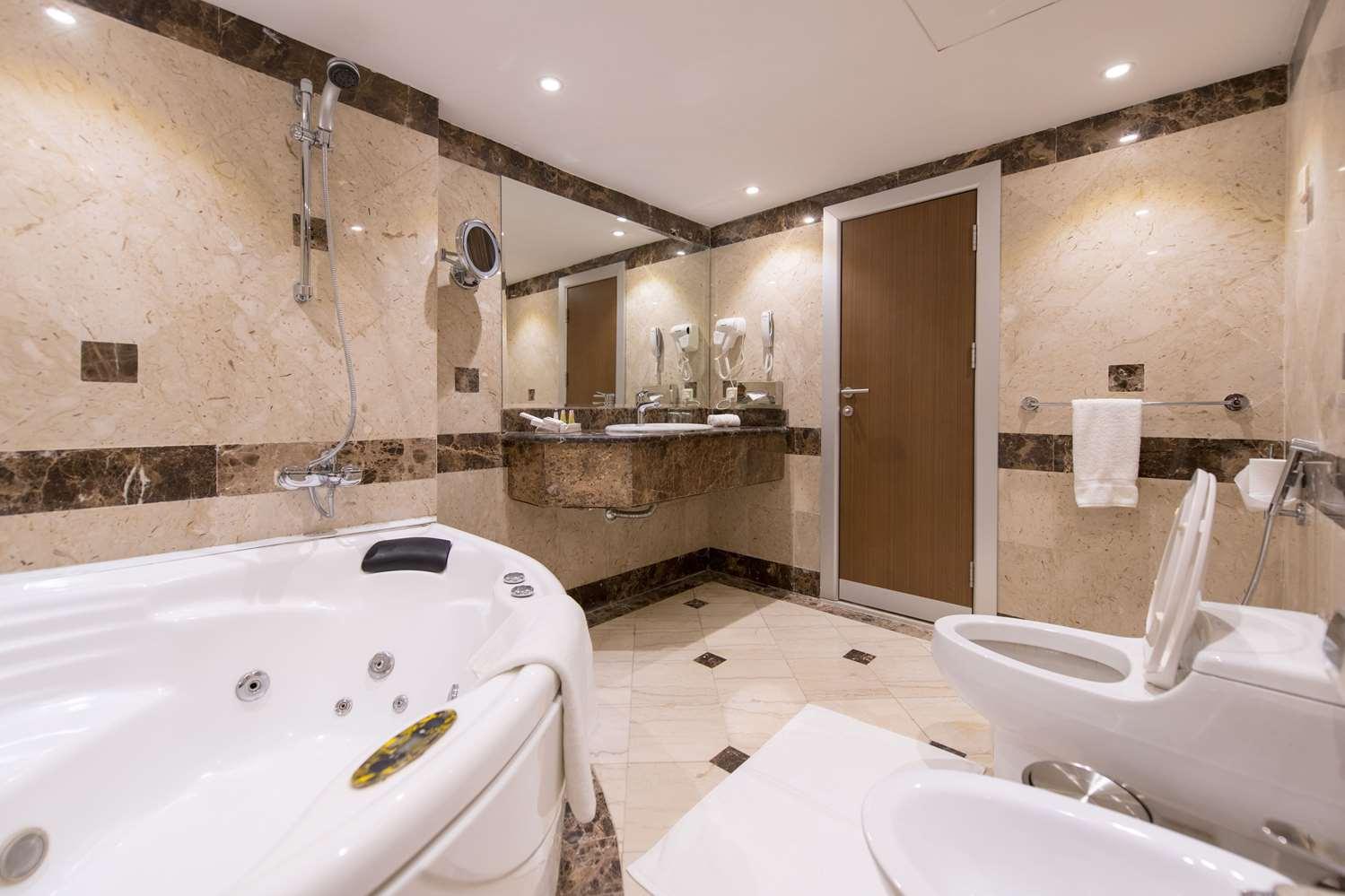 Ramada by Wyndham Continental Jeddah — 2
