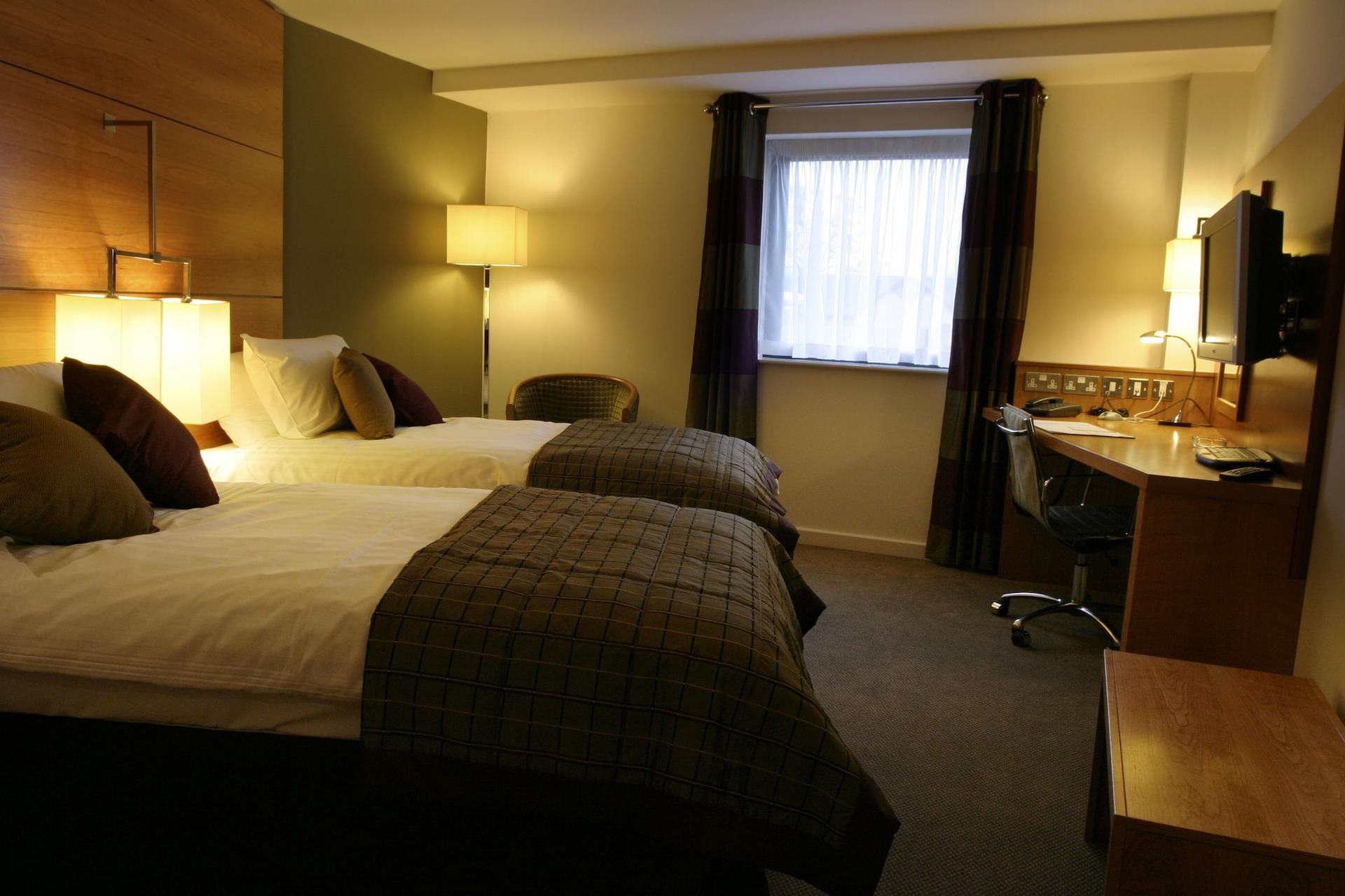 Ramada Plaza by Wyndham Wrexham — 10