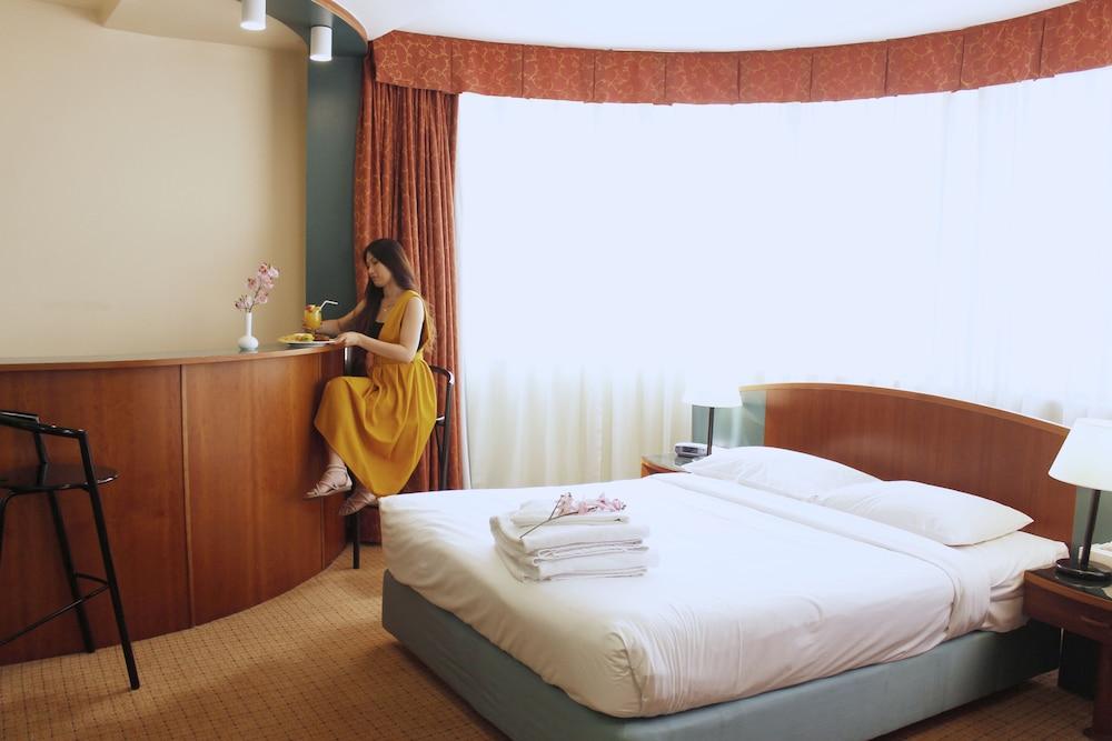Al Diar Dana Hotel — 8