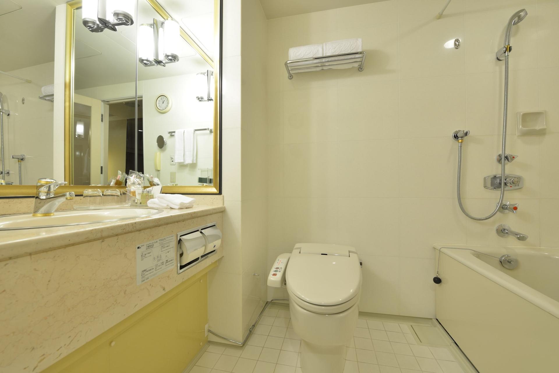 ROYAL PARK HOTEL 76884 — 8