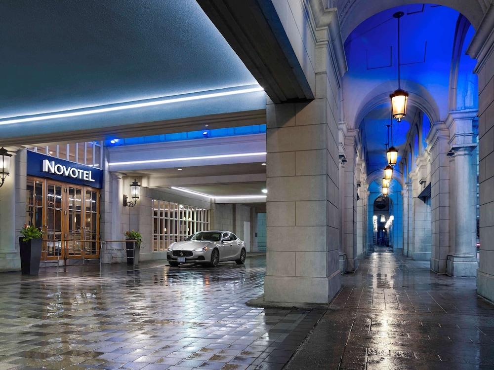 Novotel Toronto Centre 3234 — 3