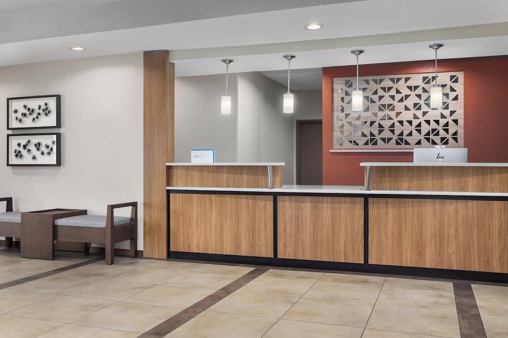 CANDLEWOOD SUITES ALEXANDRIA — 6