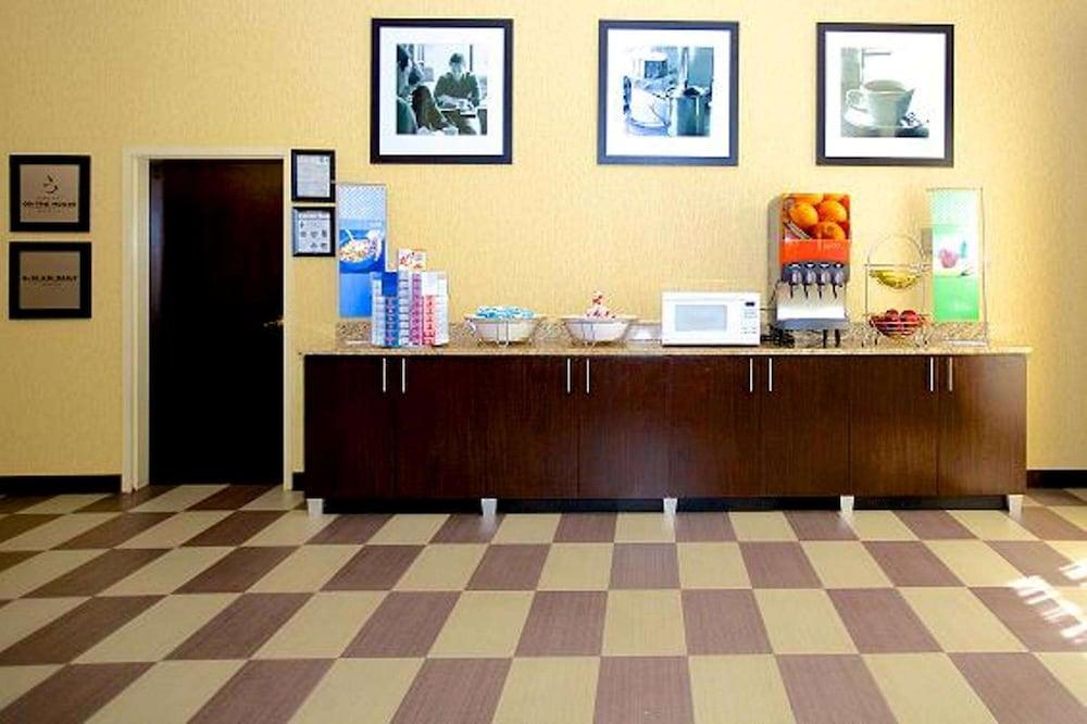 Hampton Inn Atlanta-Douglasville — 7