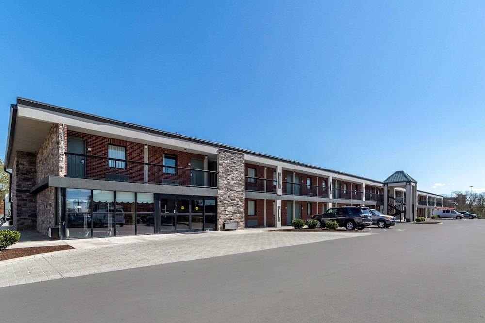 Quality Inn Franklin - Cool Springs Area — 1