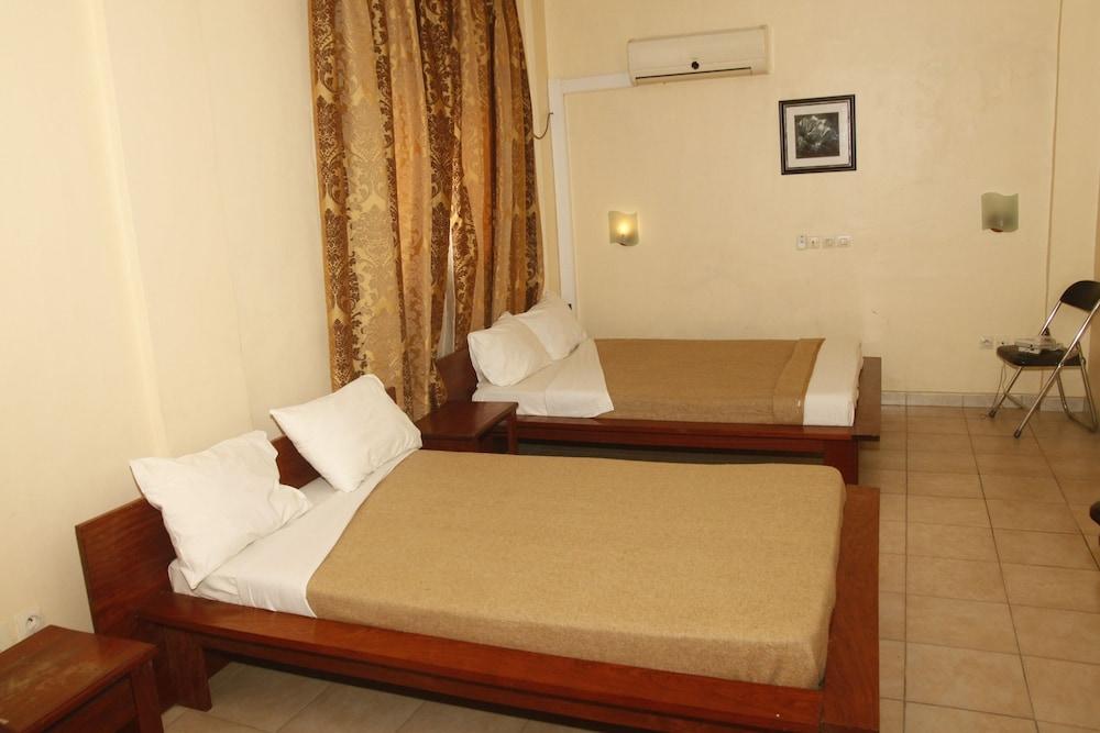 Hotel Le Chateau — 8