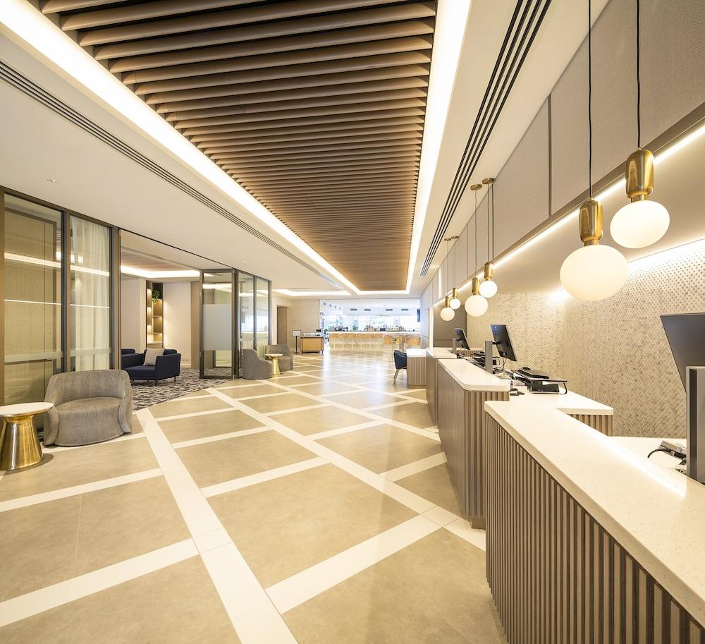 CROWNE PLAZA COOGEE BEACH — 8