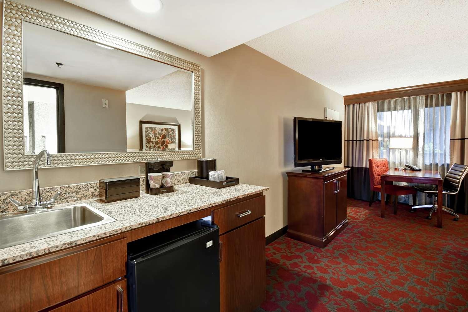 Embassy Suites Dulles Airport — 10