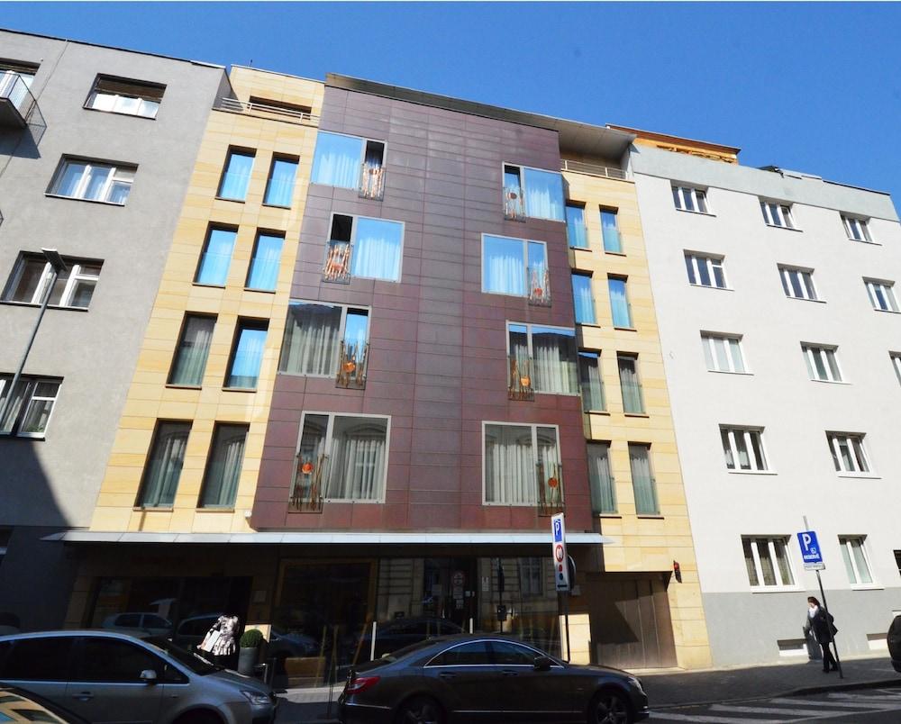 Hotel Avance 1133318 — 1