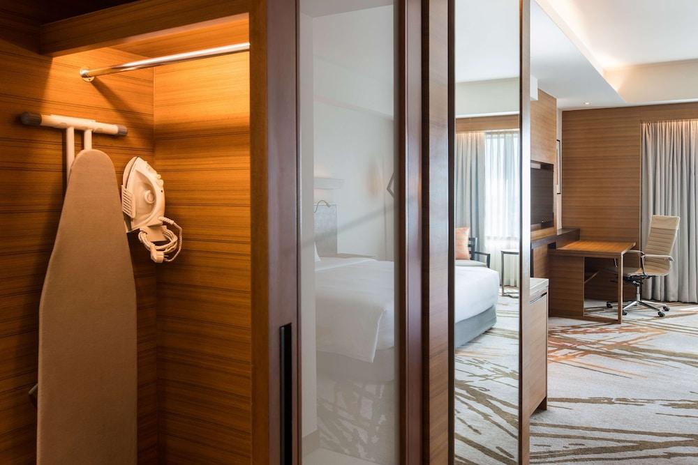 SHERATON GRAND SALZBURG(FORMERLY SHERATON SALZBURG HOTEL) — 1