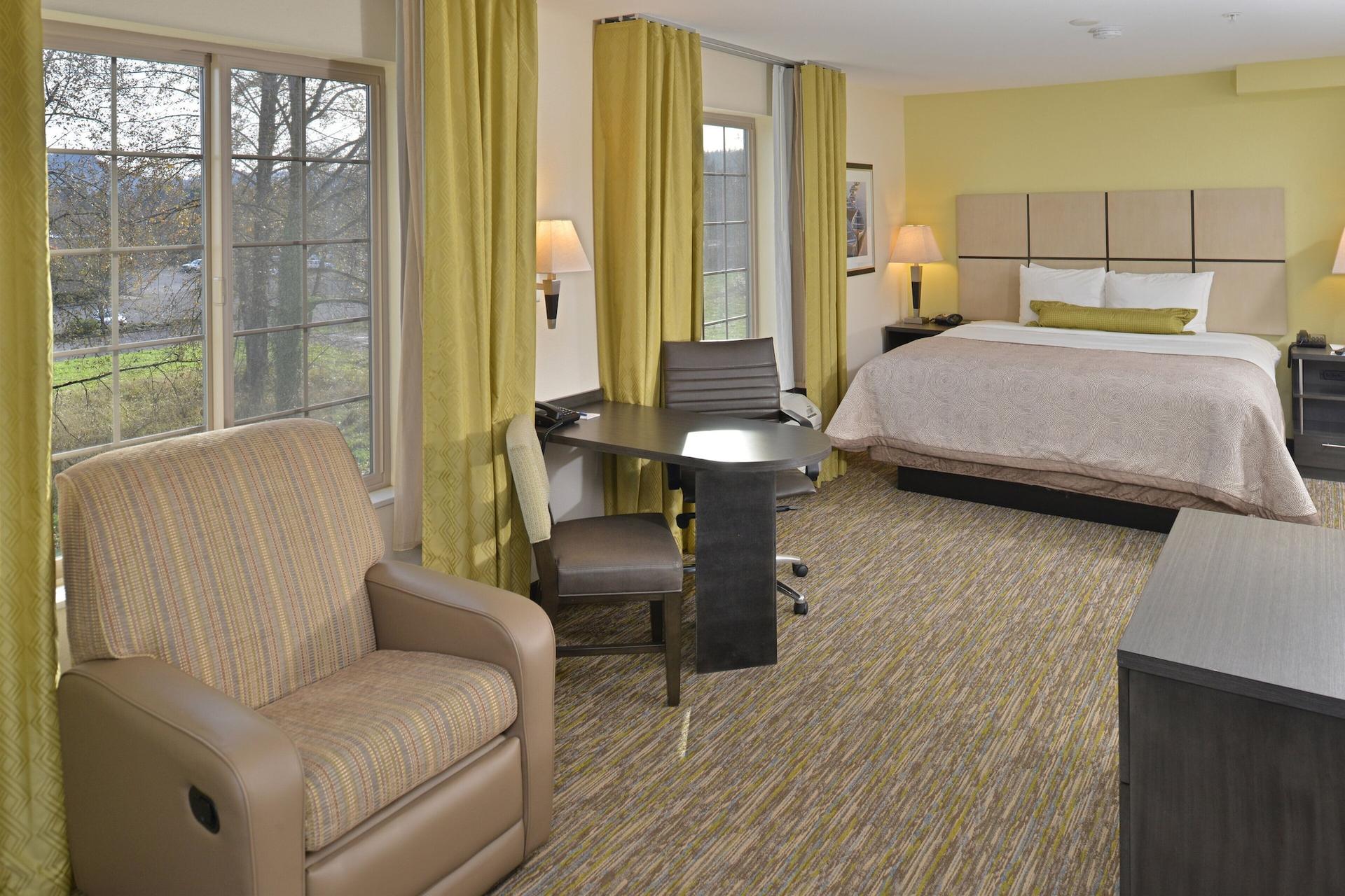 Candlewood Suites Eugene Springfield — 9