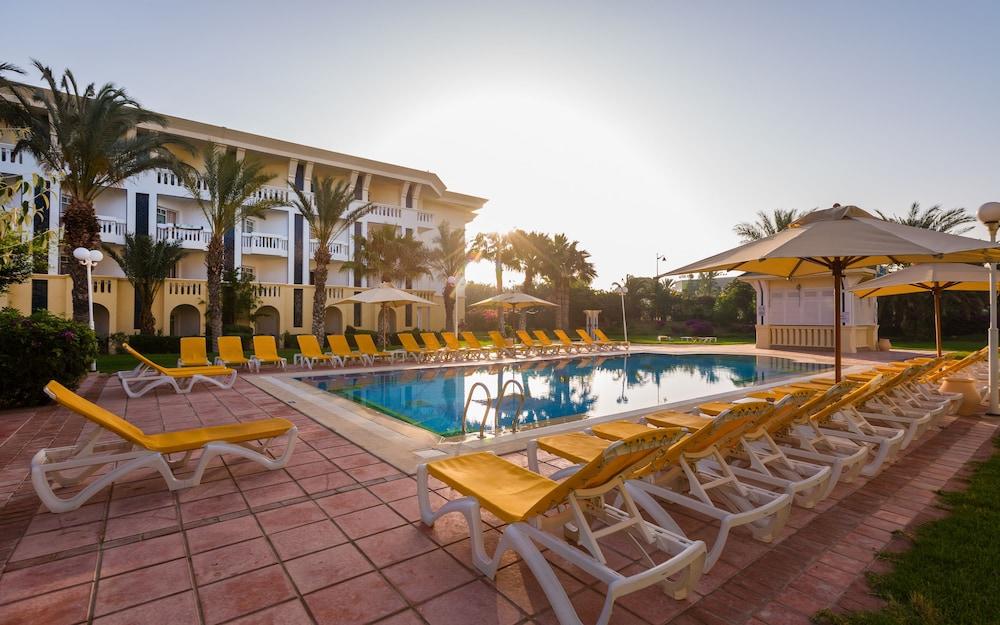 Medina Belisaire and Thalasso 1123348 — 6