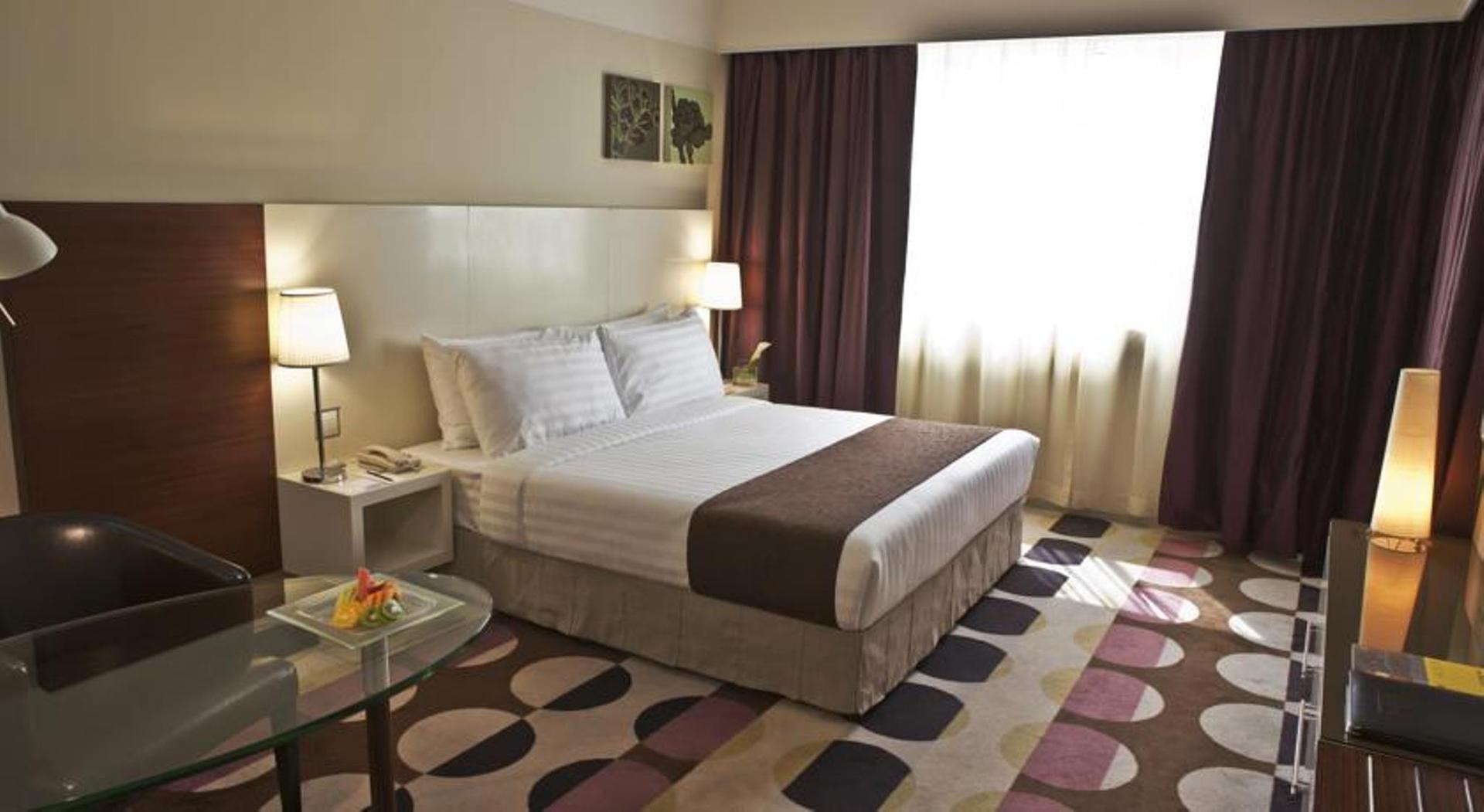 Kingsgate Hotel Abu Dhabi By Millennium — 10