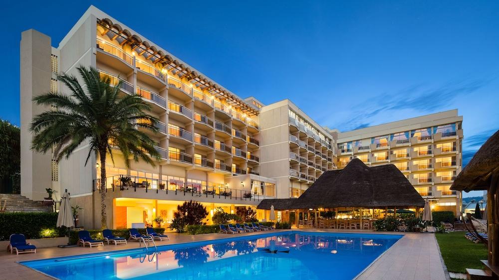 Hotel Des Mille Collines — 8