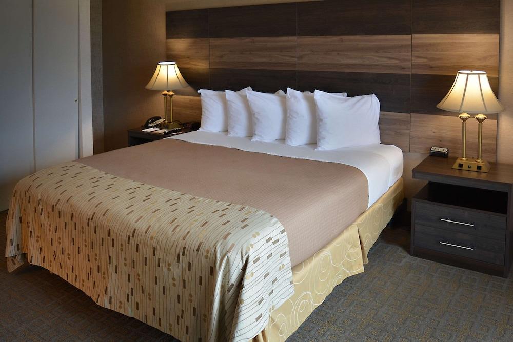 Clarion Hotel Philadelphia International Airport — 2