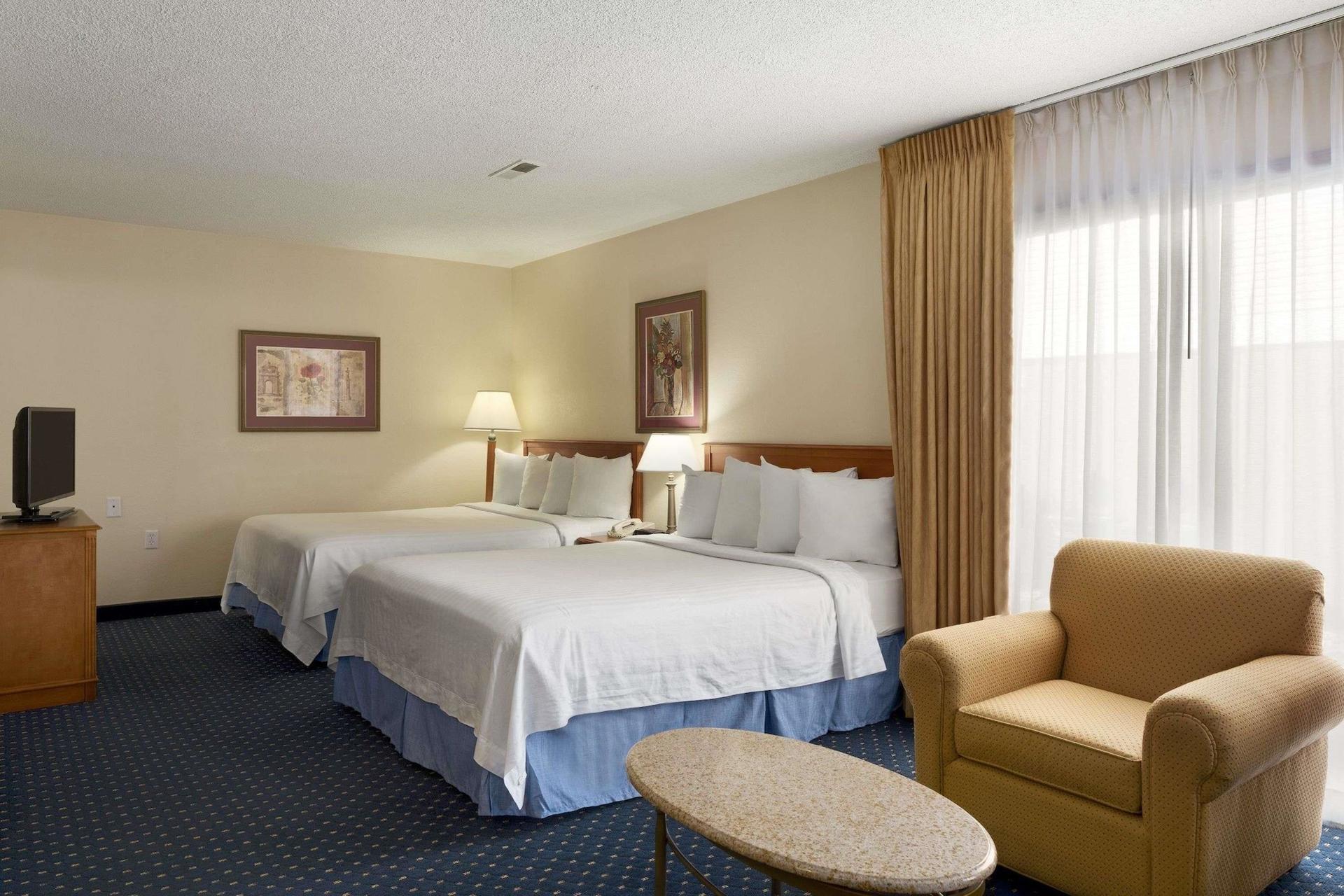 Hawthorn Suites by Wyndham Fort Wayne — 9
