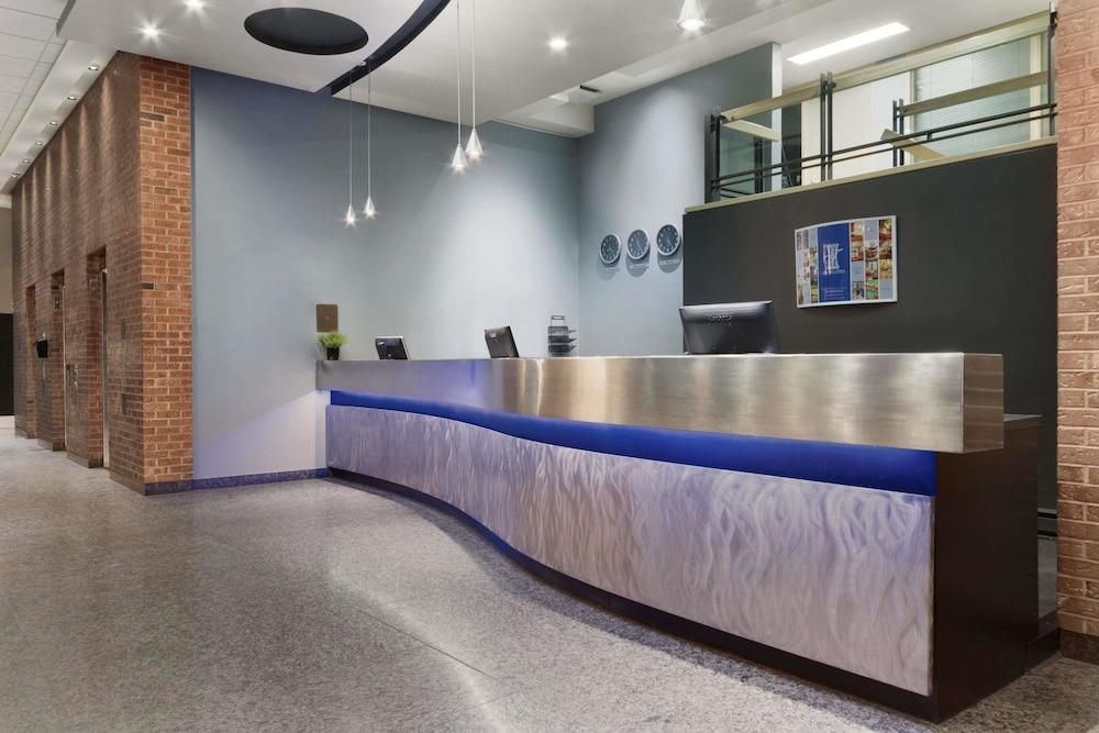 Travelodge Hotel By Wyndham Montreal Centre — 6